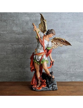 Escultura religiosa Dari And Alice Casa Pilina