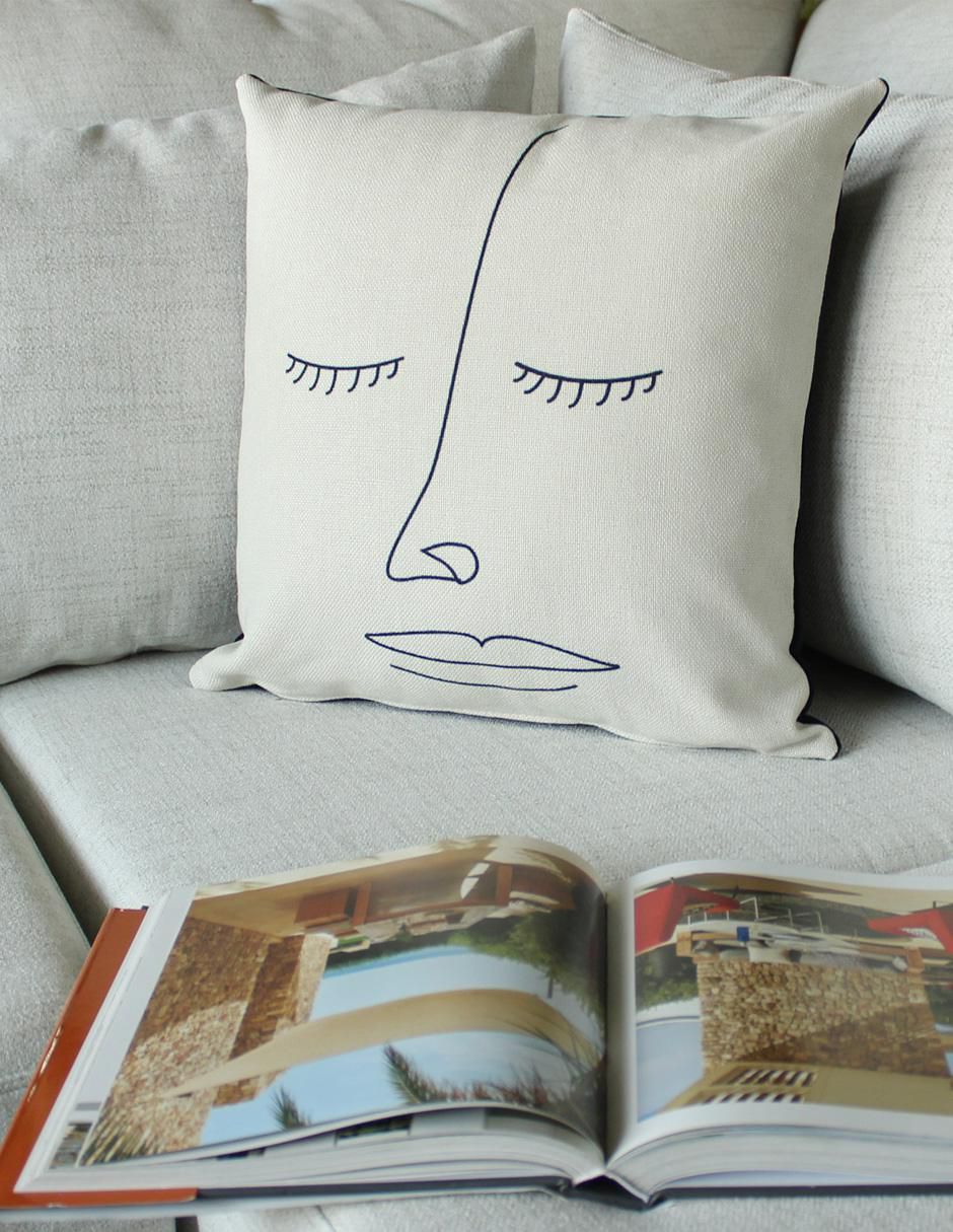 Cojín Face Line Corner Home 5