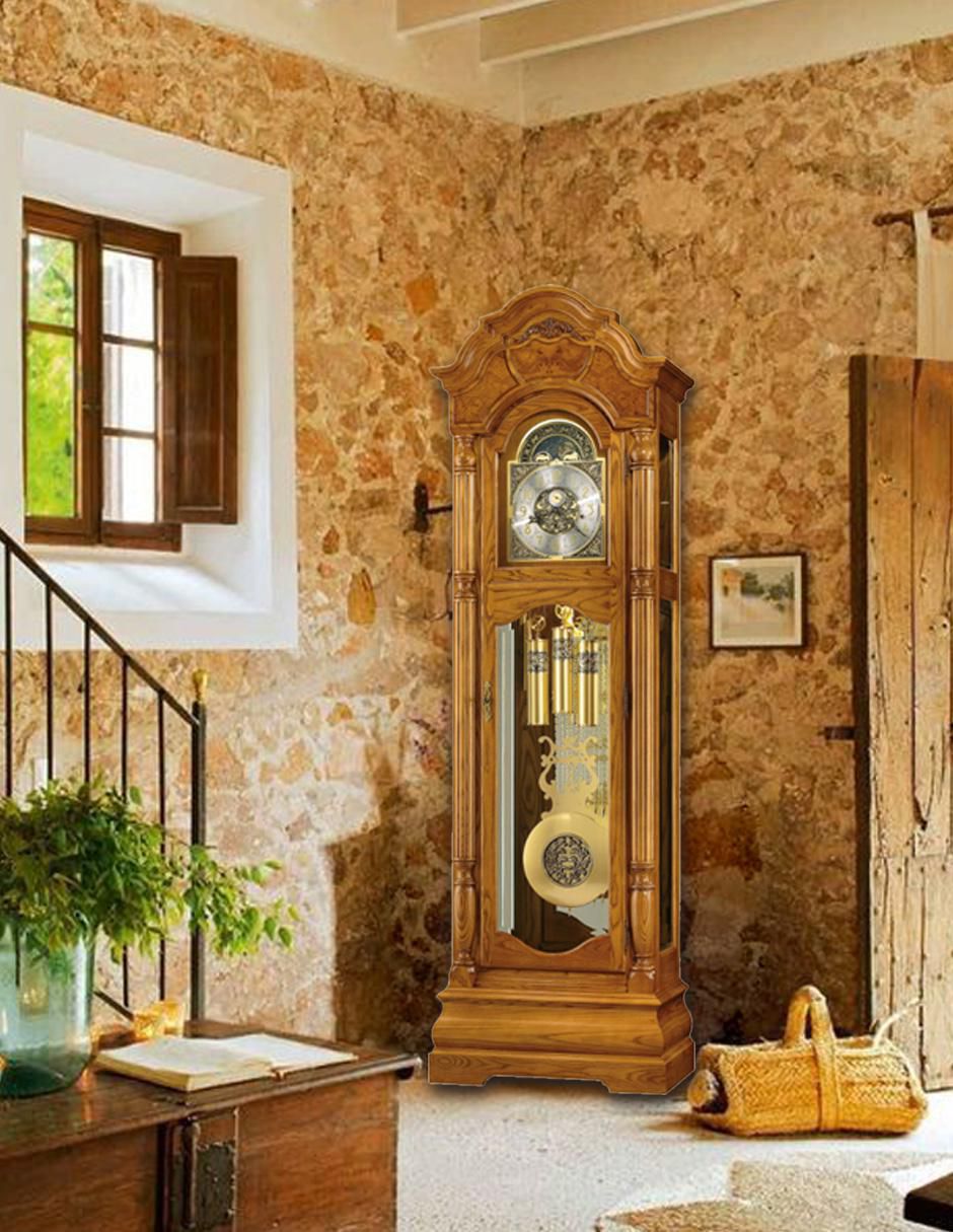 Reloj de pie Howard Miller de madera Liverpool