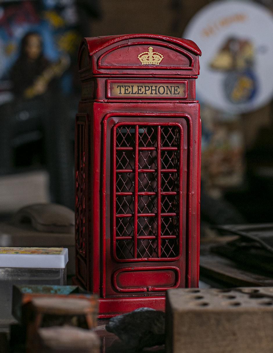 Figura de cabina de teléfono de metal 4