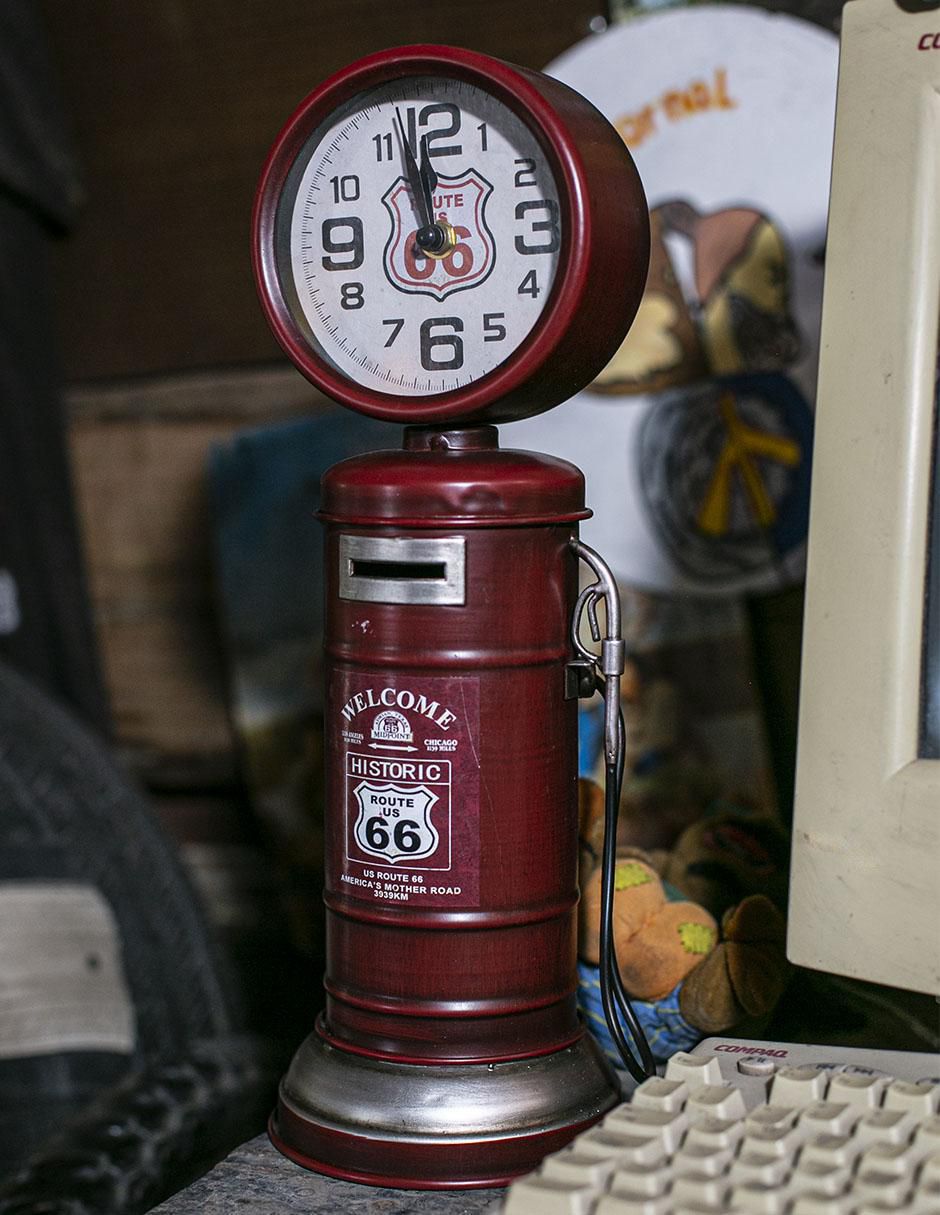 Reloj de mesa de metal 2