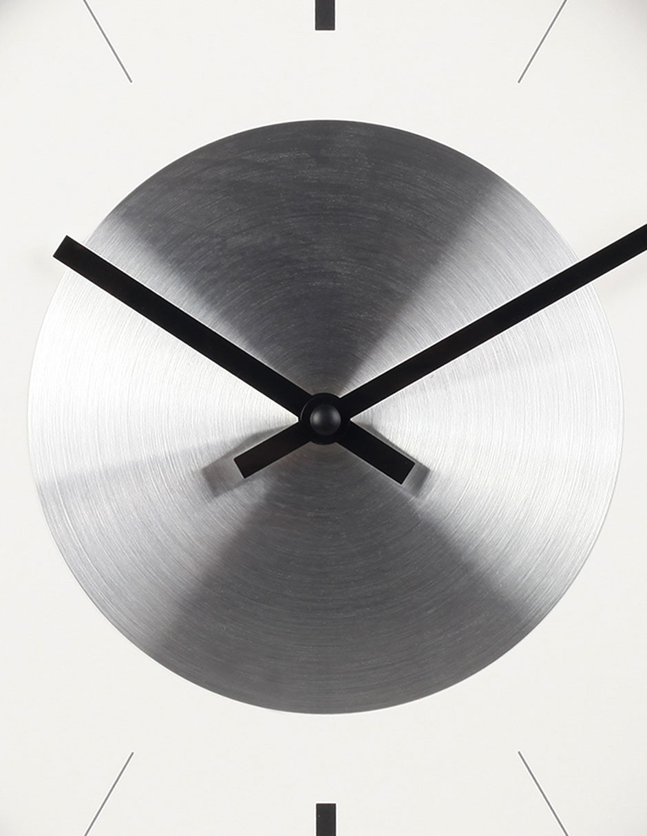 Reloj de pared de plástico 4