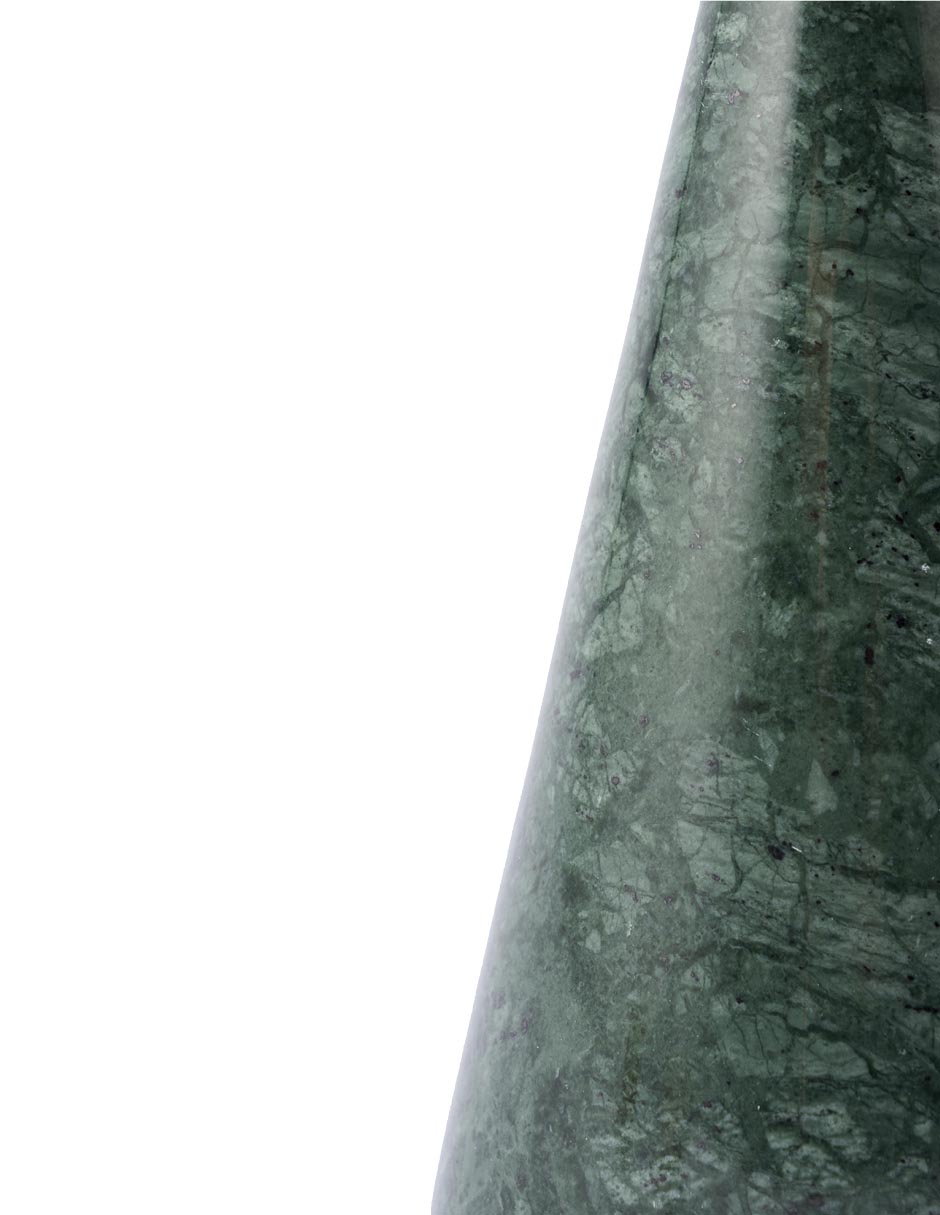 Figura de cono de mármol 2