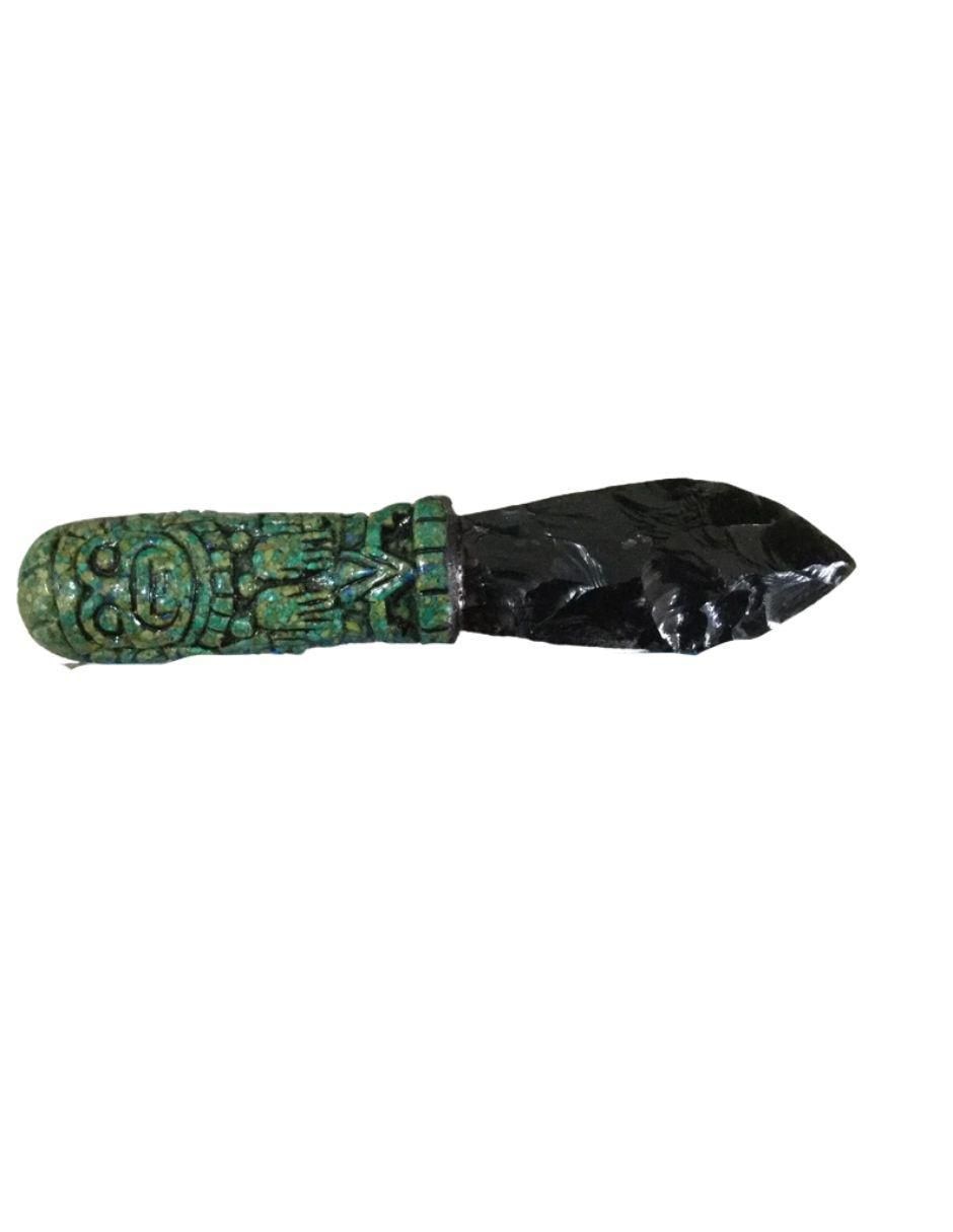 Figura de daga de vidrio 2