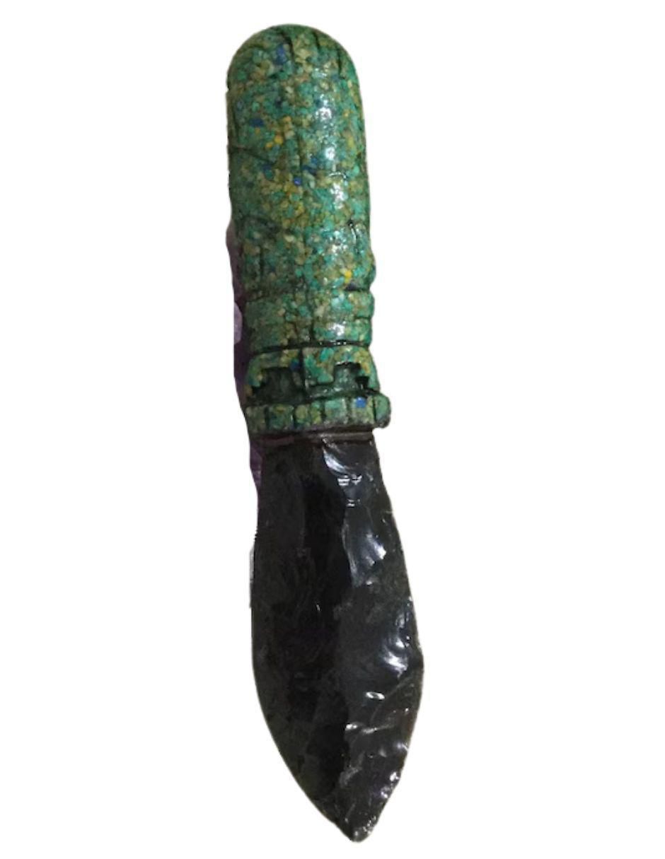 Figura de daga de vidrio 3