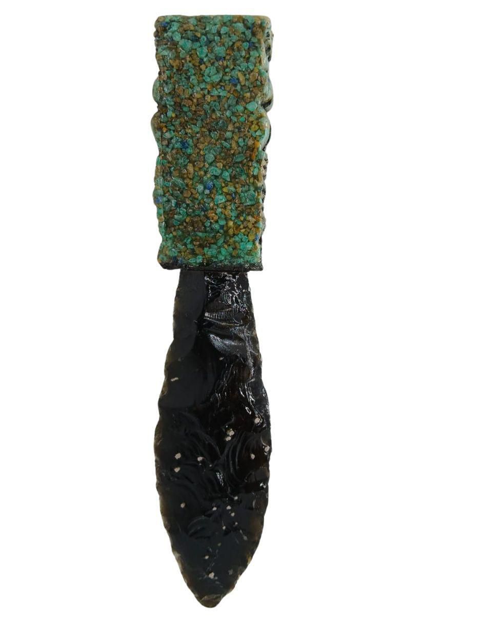 Figura de daga de vidrio 2