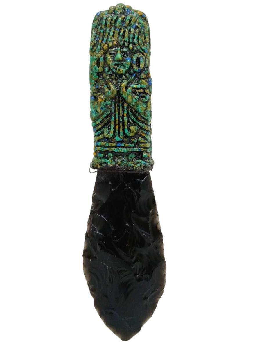 Figura de daga de vidrio