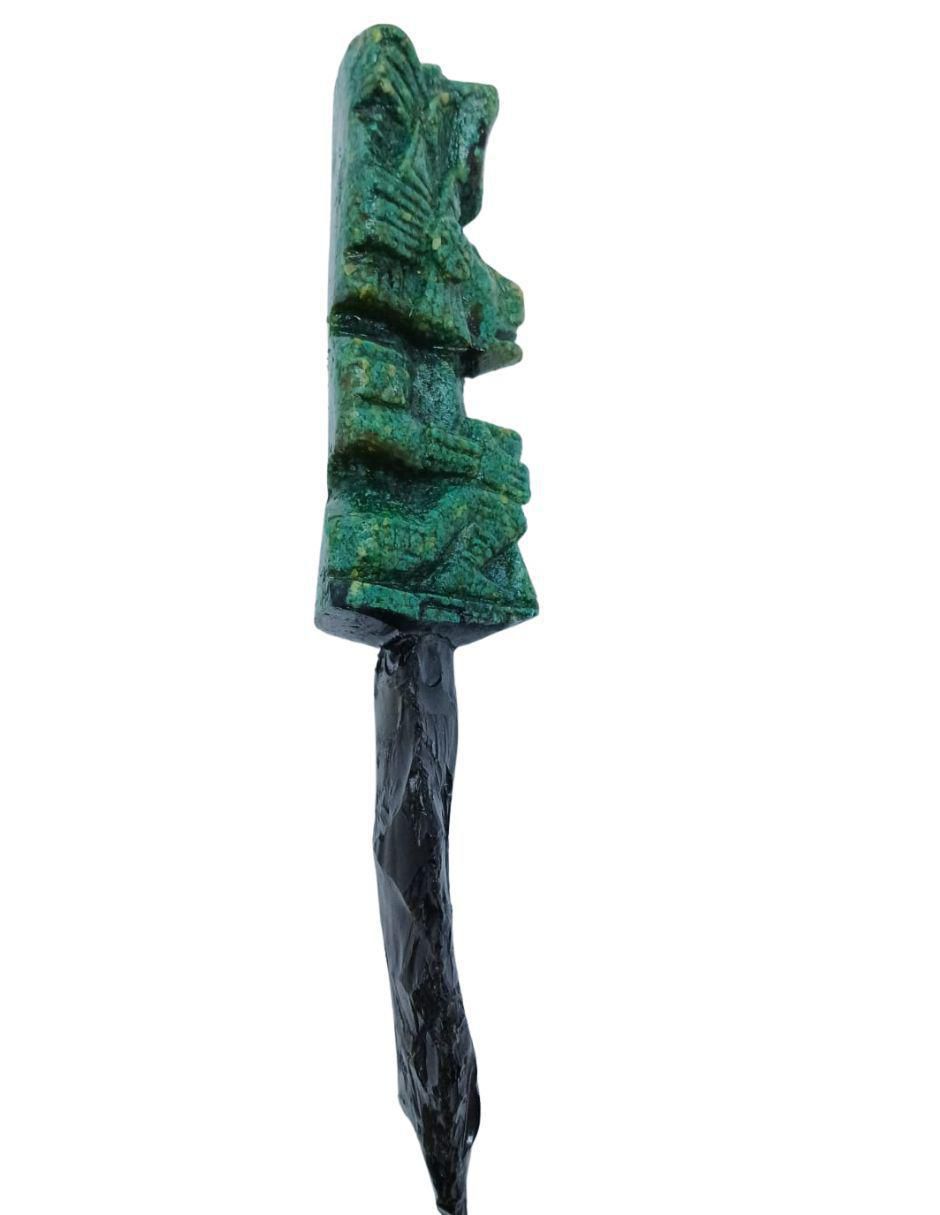 Figura de daga de vidrio 3